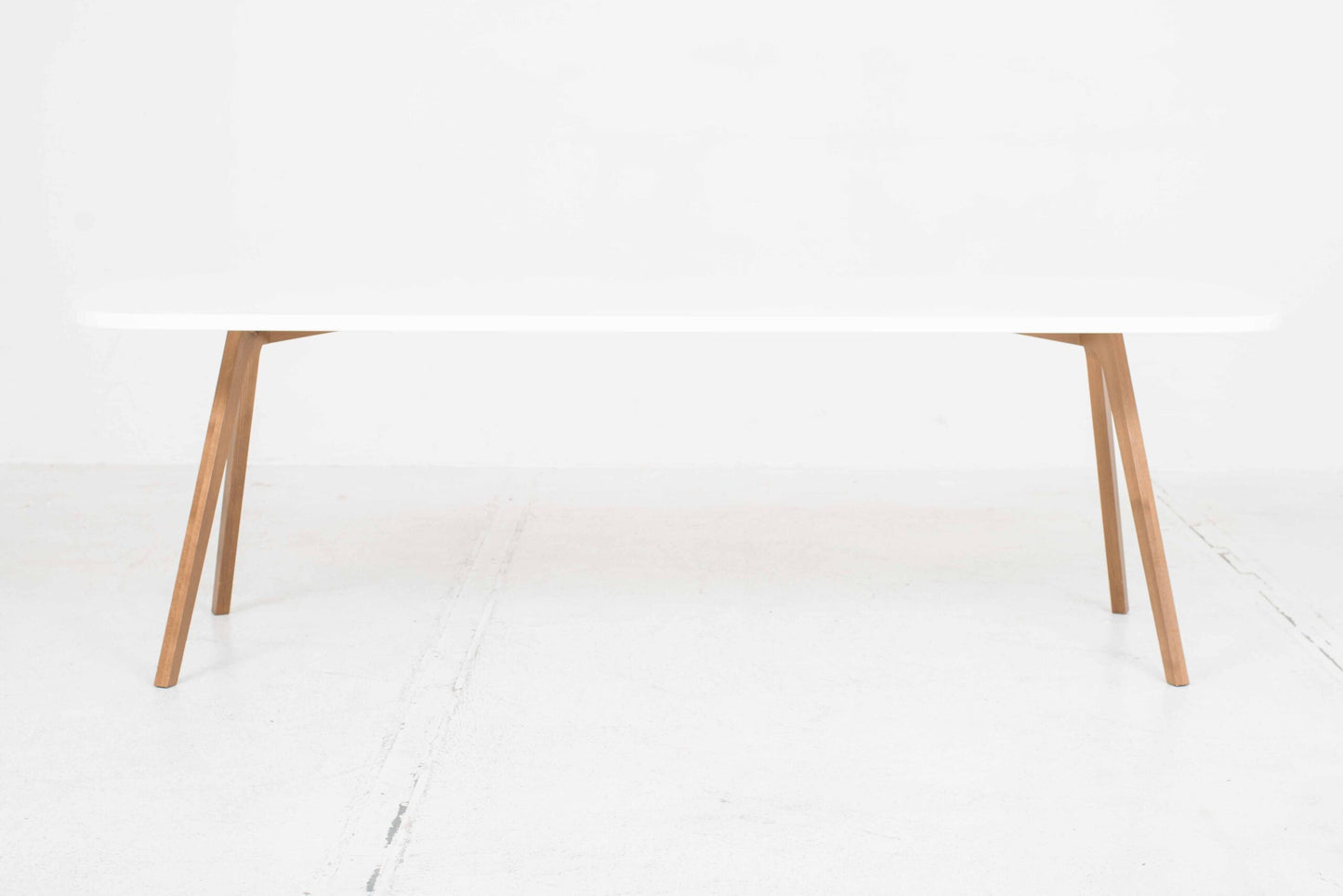 Table WOGG 43 par Jörg Boner pour WOGG