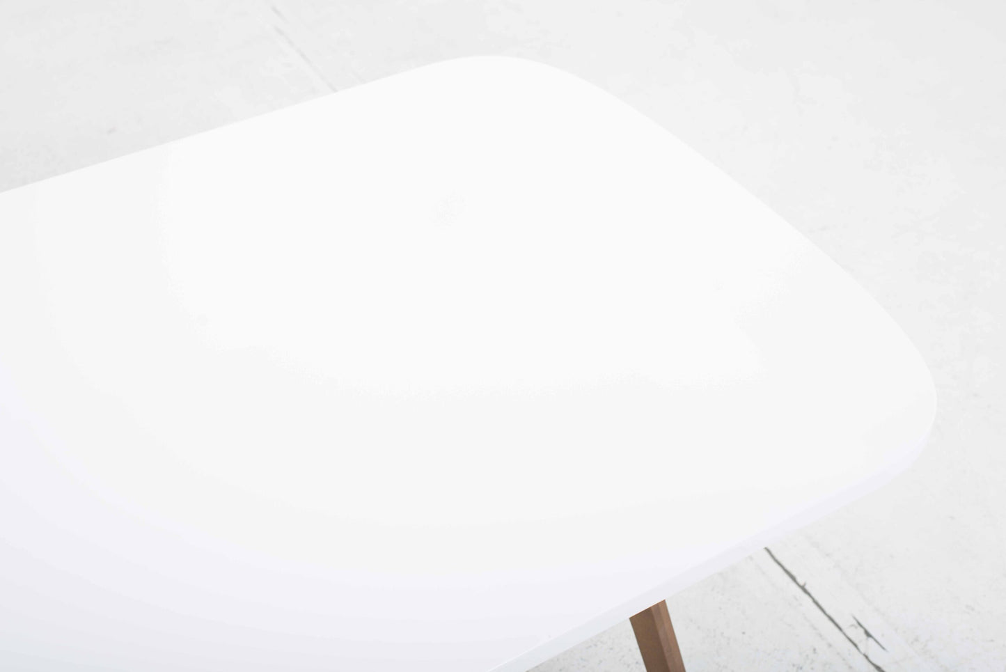 Table WOGG 43 par Jörg Boner pour WOGG