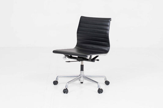 Vintage Bürostuhl EA 117 von Charles und Ray Eames für Vitra