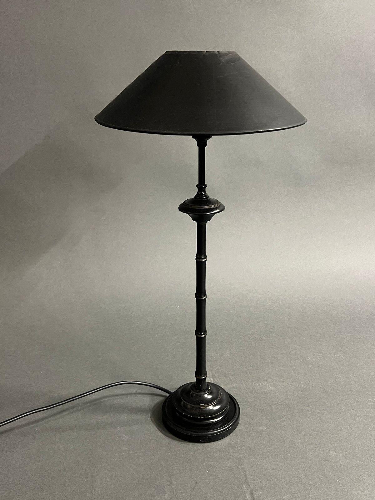 Vintage Tischlampe mit Schirm