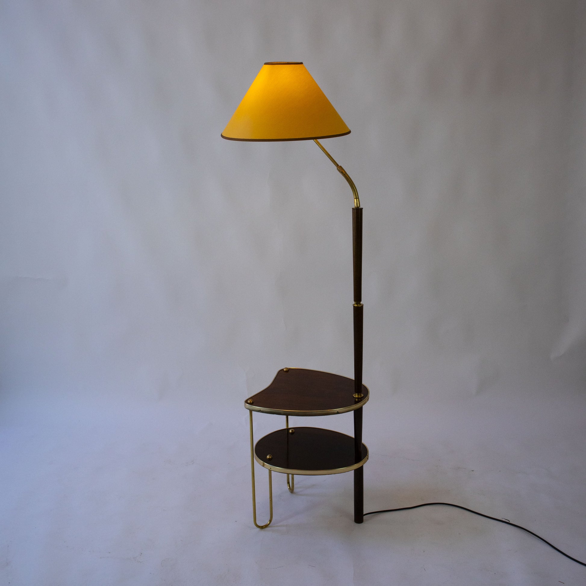 Vintage Stehlampe mit integriertem Beistelltisch