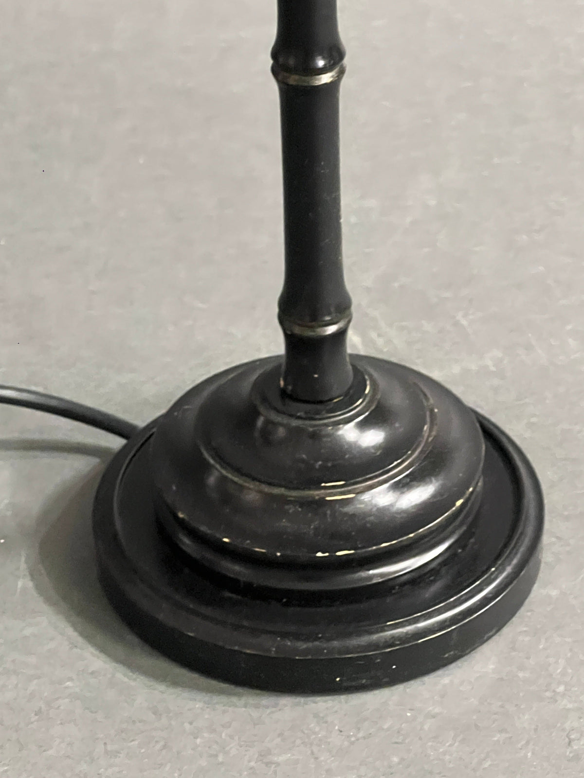 Vintage Tischlampe mit Schirm