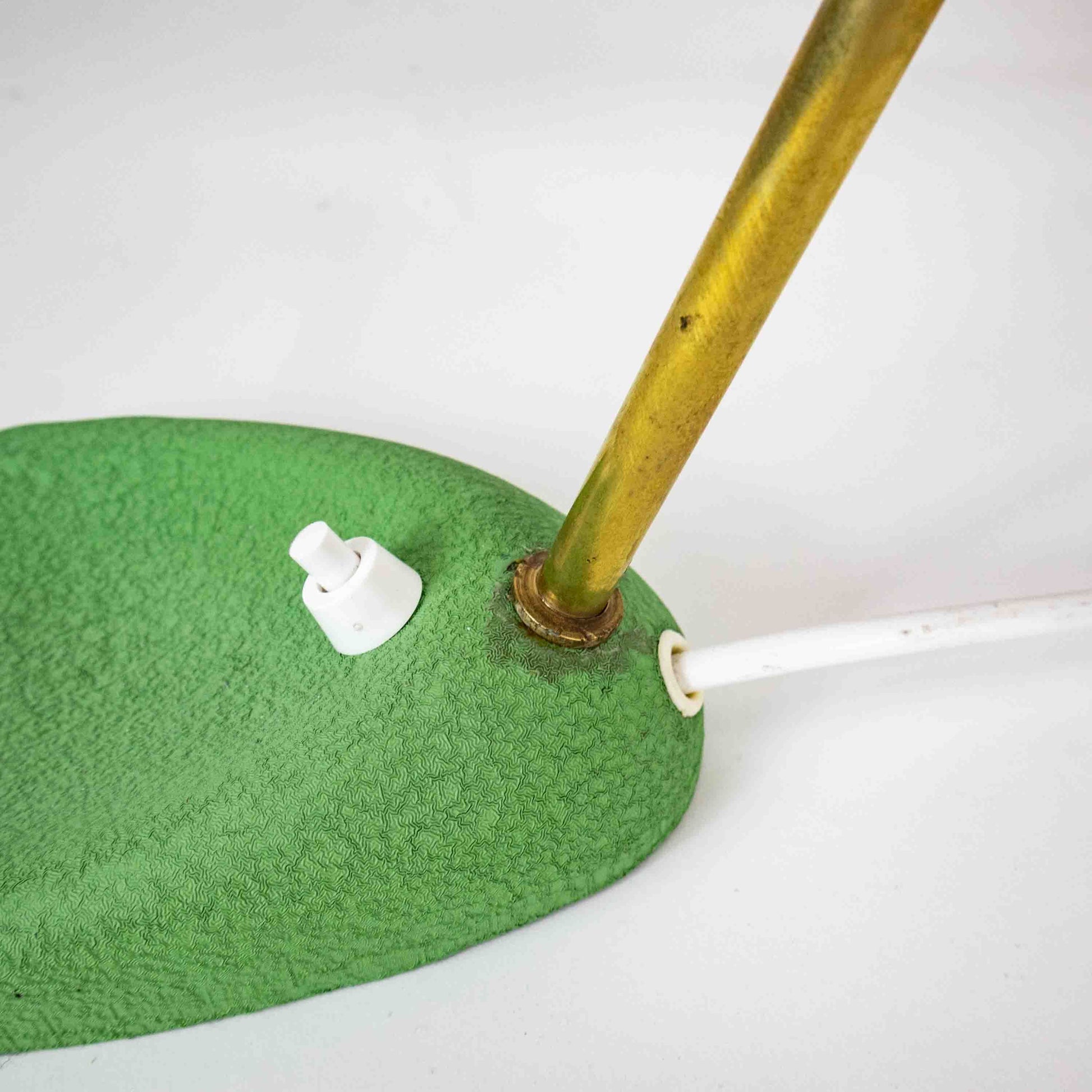 Vintage Grüne Vintage Tischlampe von Nikoll, Detailansicht Fehlstelle am Fuß