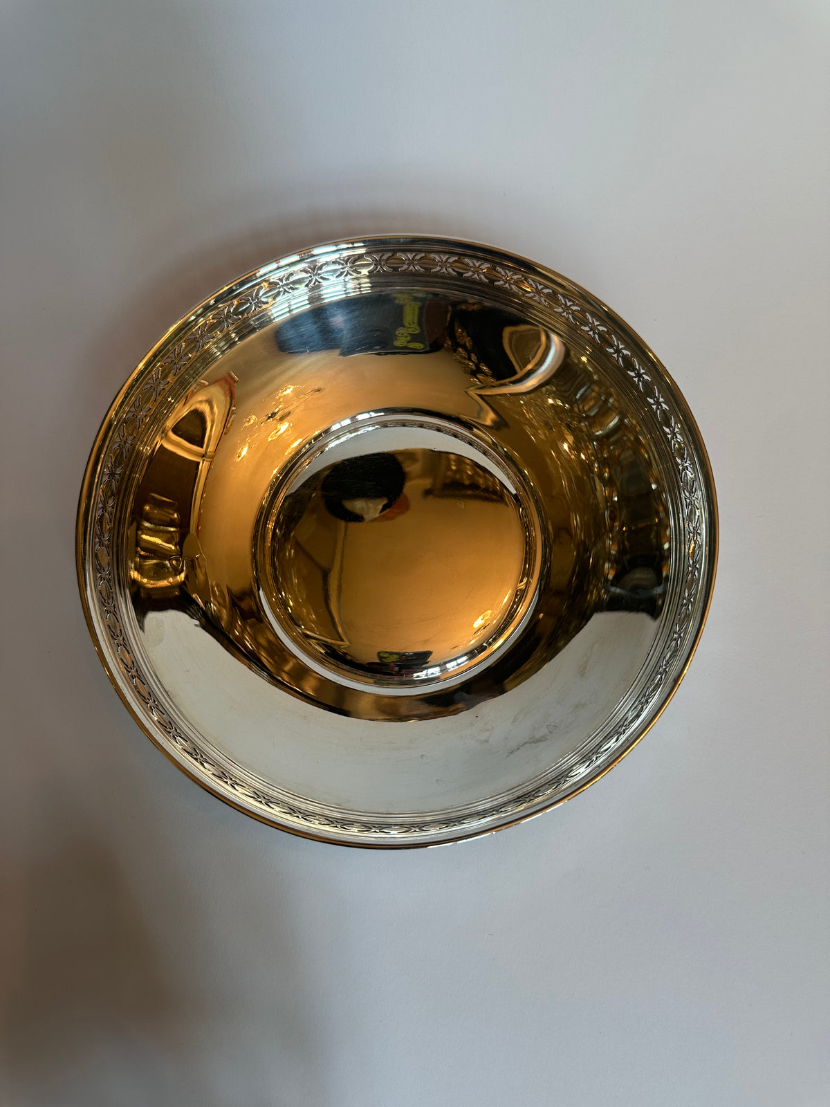 Bol plat vintage en argent modèle 18720 de Tiffany & Co. avec bord ajouré