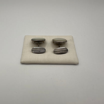 Vintage Manschettenknopf oval-quadratisch aus 835er Silber mit gestreifter Front