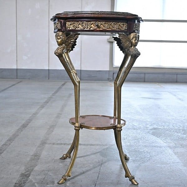 Vintage Beistelltisch mit Engel-Dekor aus Frankreich