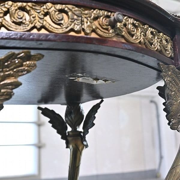 Vintage Beistelltisch mit Engel-Dekor aus Frankreich