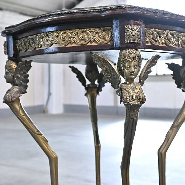 Vintage Beistelltisch mit Engel-Dekor aus Frankreich