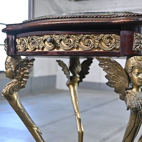 Vintage Beistelltisch mit Engel-Dekor aus Frankreich