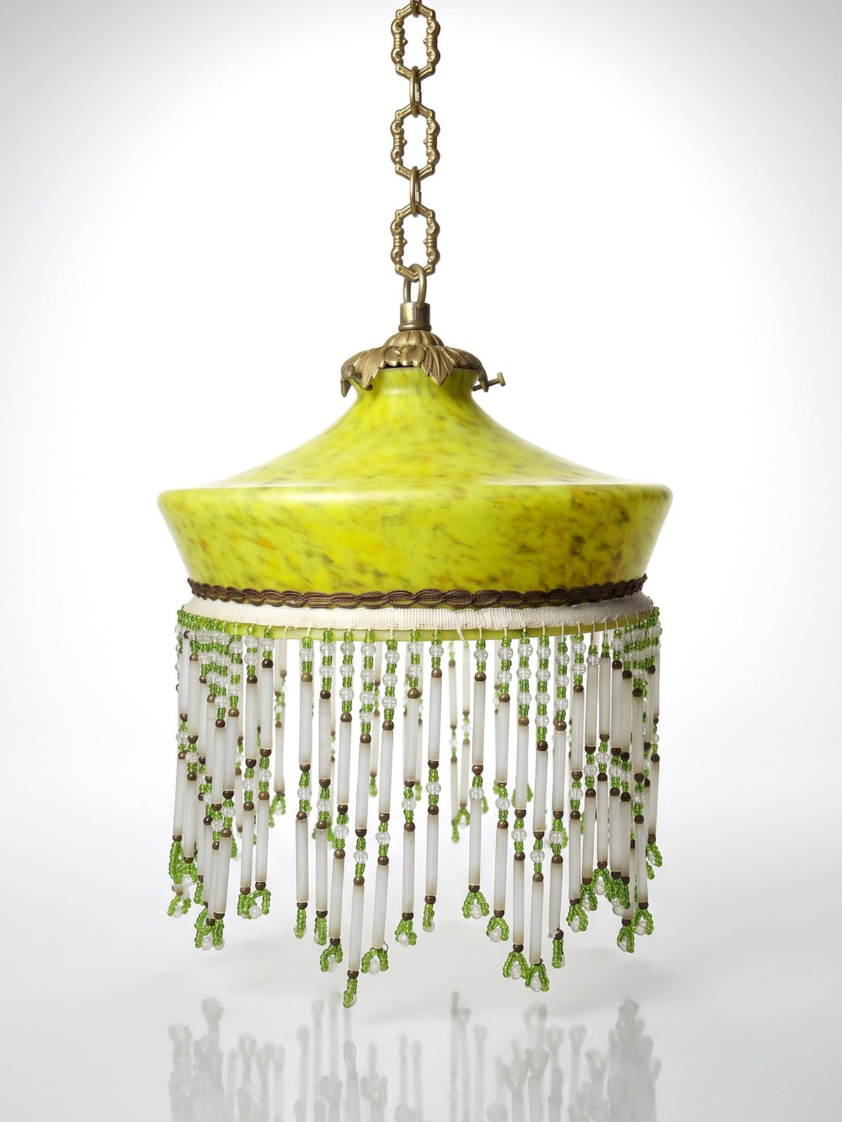 Vintage Lampenschirm Art Déco Glas marmoriert gelb mit Perlenfranse
