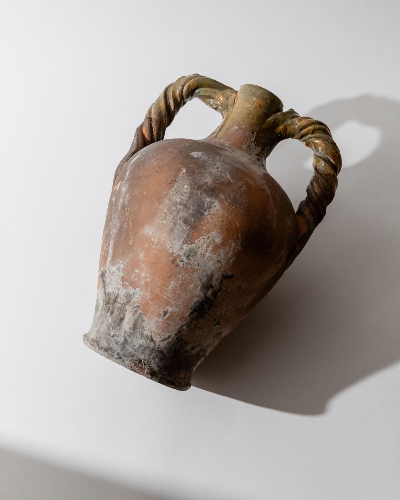 Vintage Amphore Terrakotta mit gedrehten Henkeln