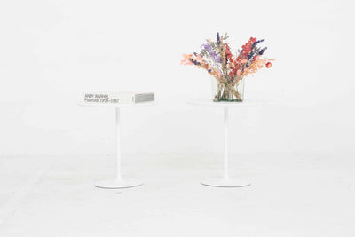 Side table Dizzie by Arper white oval