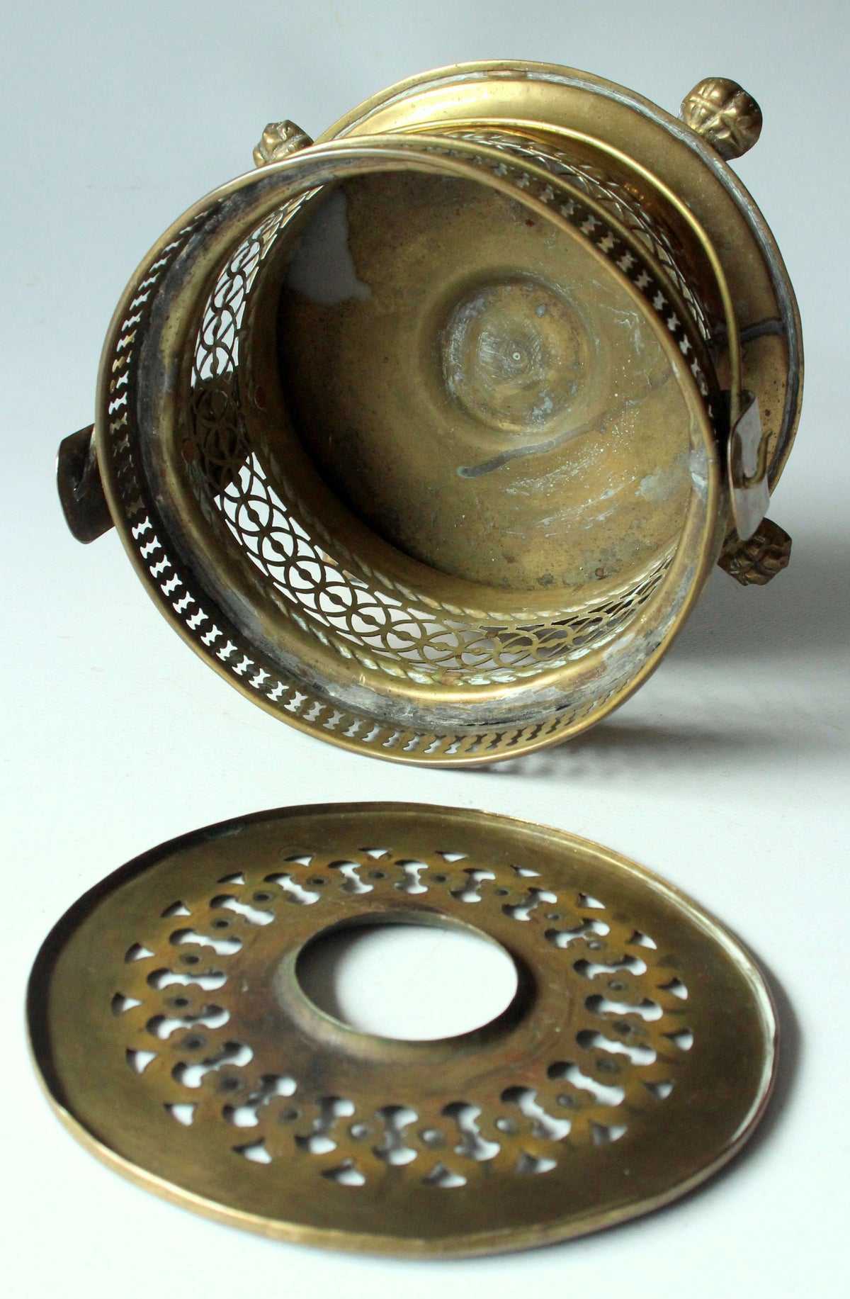 Vintage Stövchen Messing mit Löwenfüßen