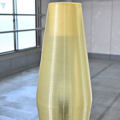Vintage Stehlampe mit Rillenmuster und Dreibein