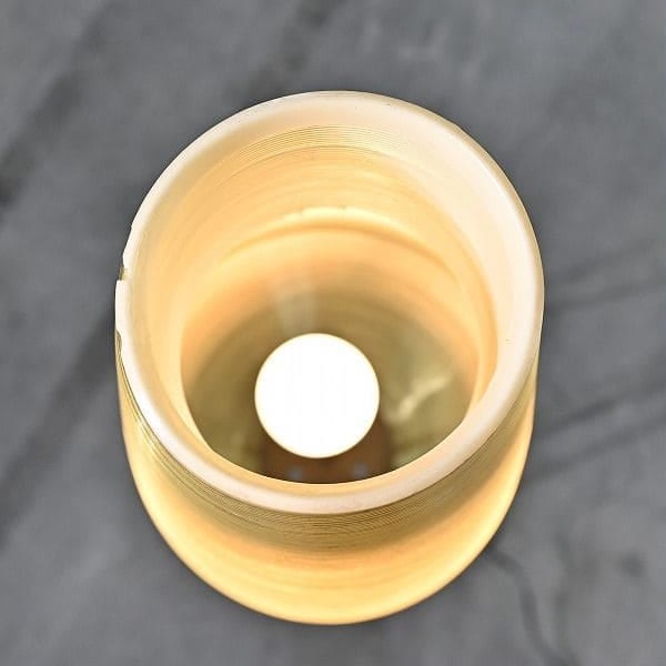 Vintage Stehlampe mit Rillenmuster und Dreibein