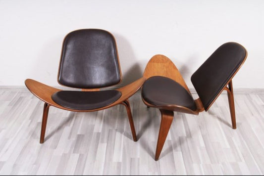 Vintage Set von 3 Shell Chair mit Tisch von Hans J. Wegner für Carl Hansen und Søn braun