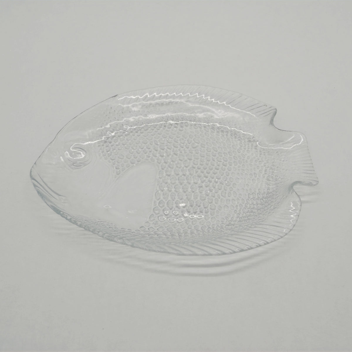 Assiette vintage "Poisson en verre" par Arcoroc