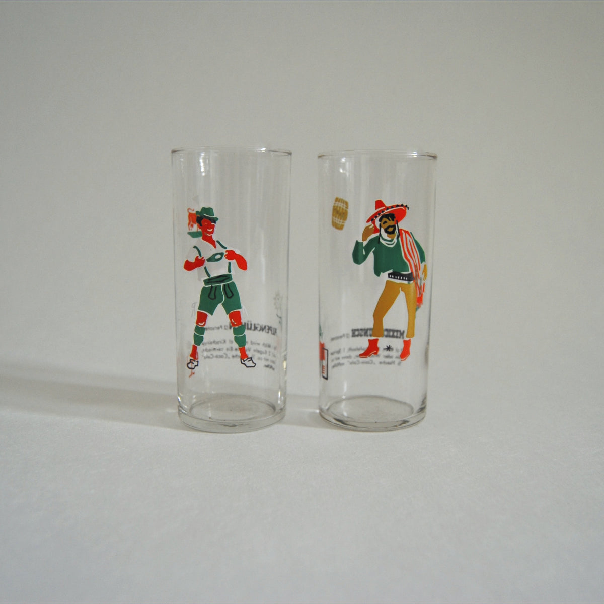 Vintage Glas mit Folklore Motiv und Cocktail Rezept