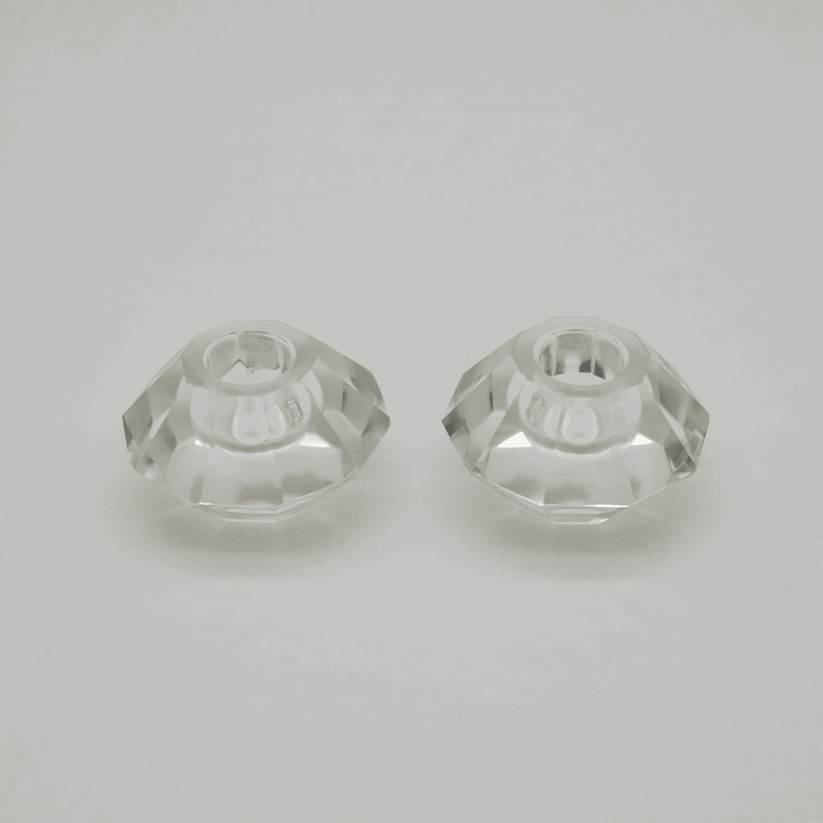 Set de 2 bougeoirs en verre, taillé à la main