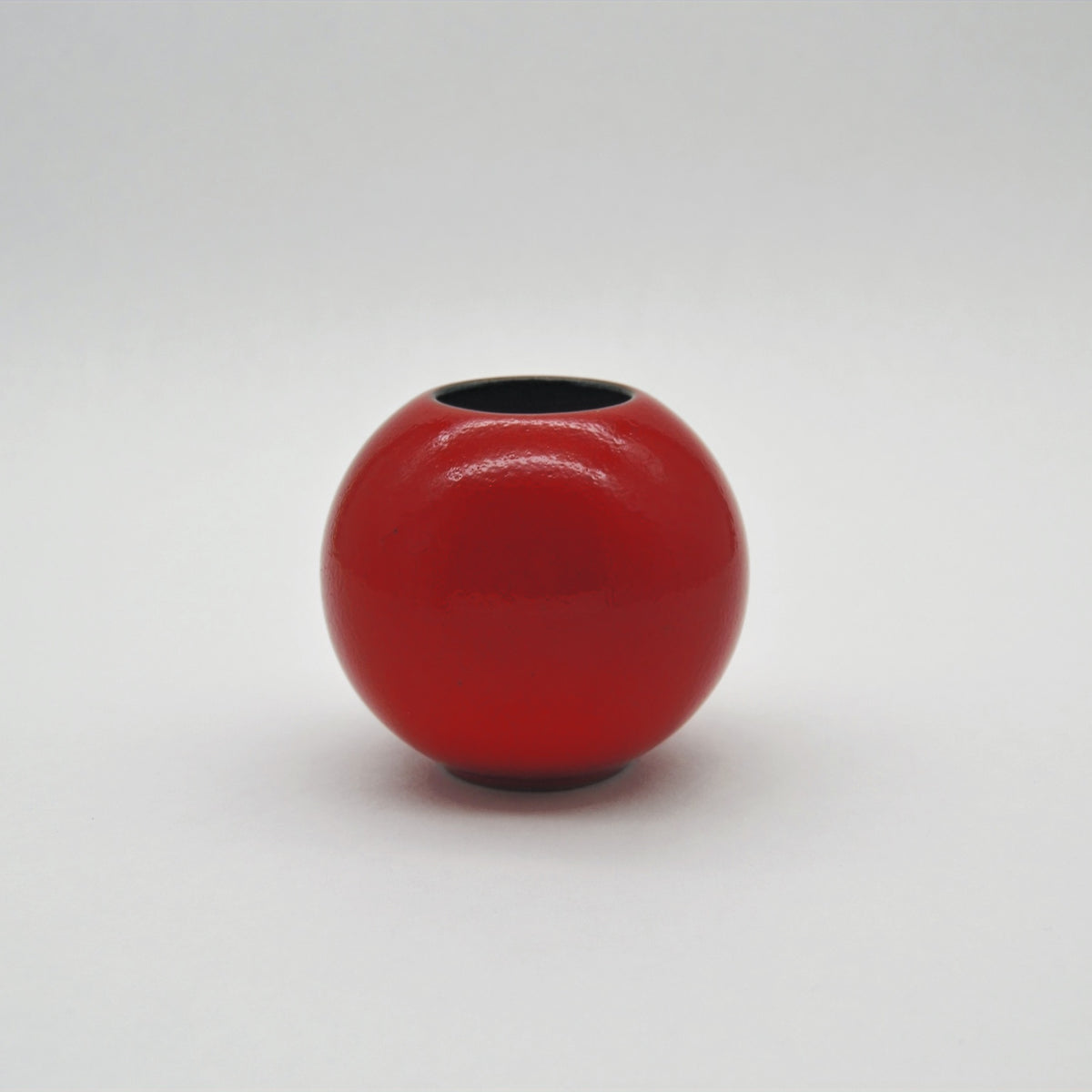 Stoneware vase red-black, 10 cm
