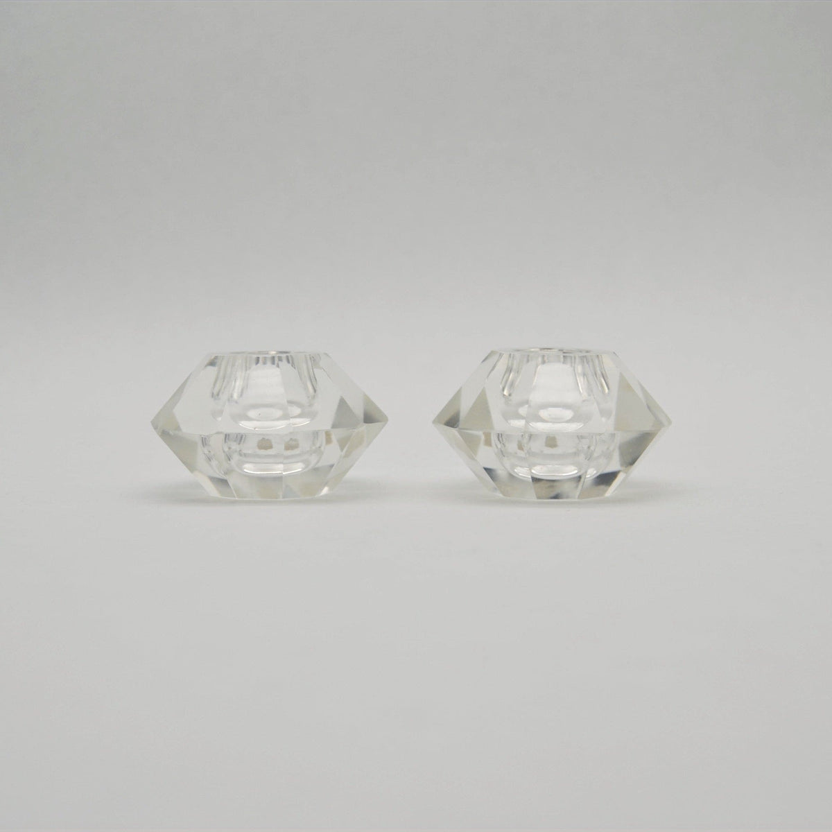 Set de 2 bougeoirs en verre, taillé à la main