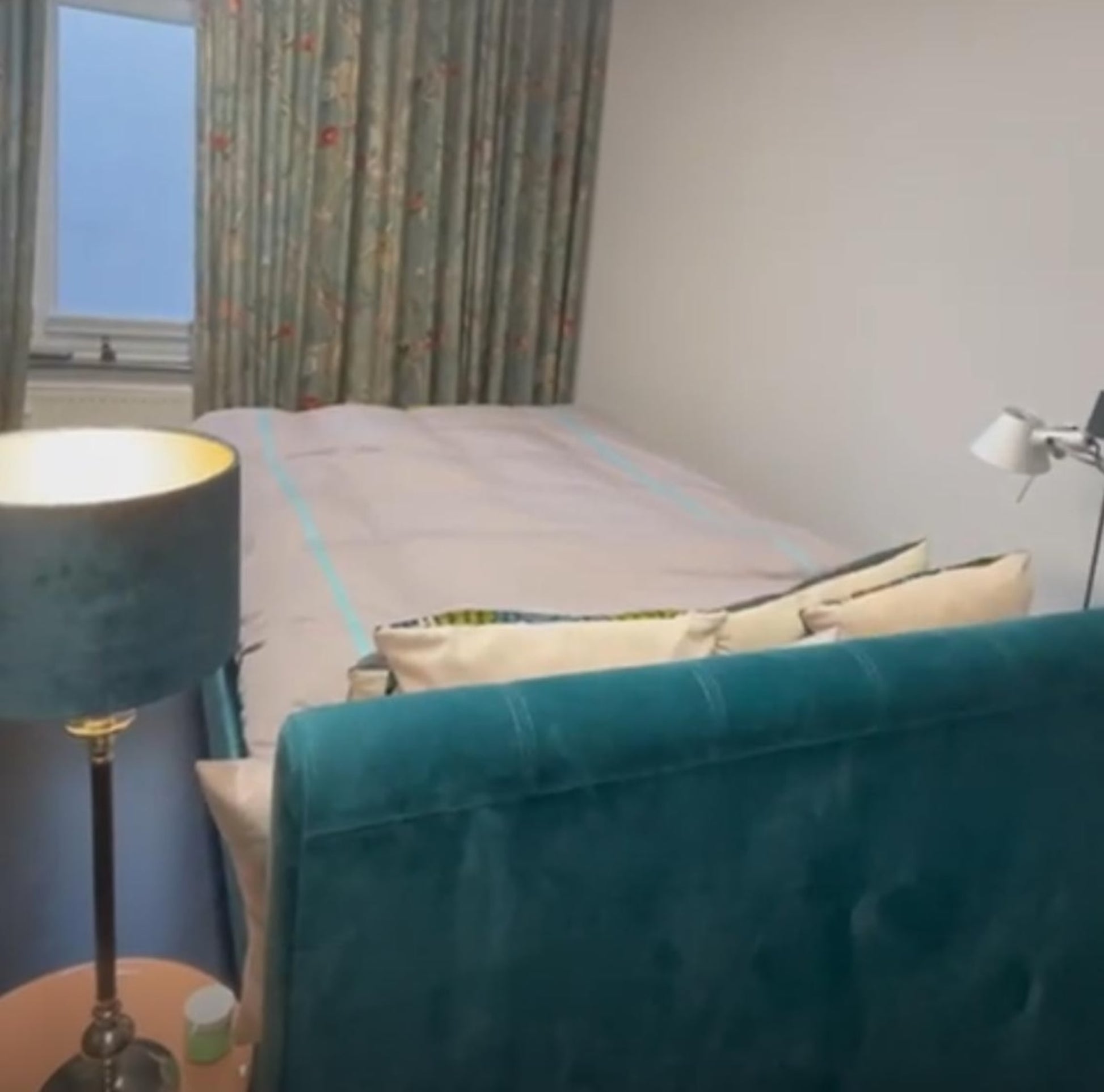 Bett Dreamline von Hasena mit Premiummatratze von Schramm wie neu Höhe 23 cm