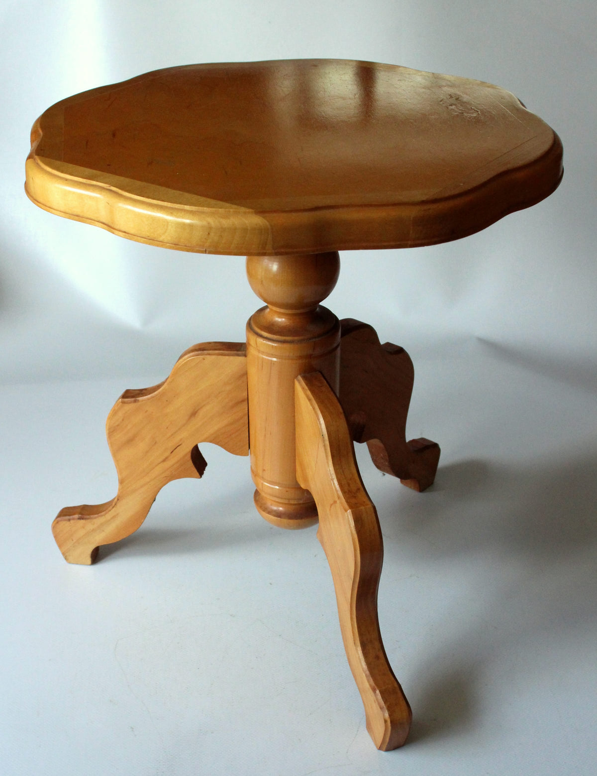 Vintage Blumenhocker aus Holz, Mid-Century