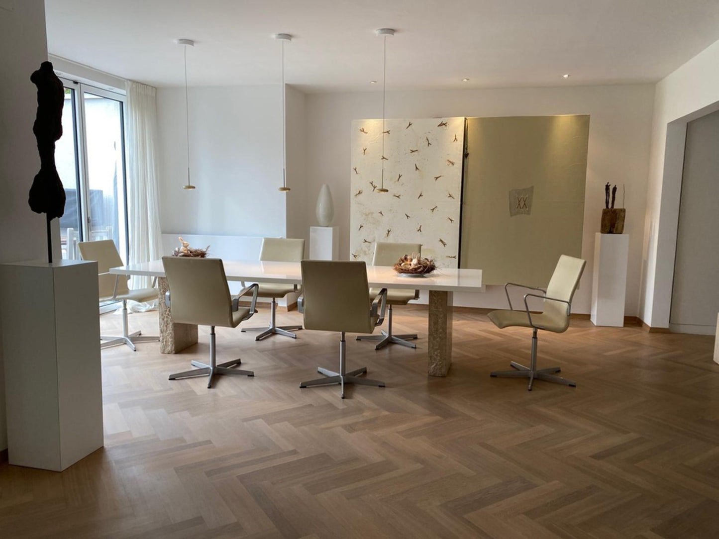 Bürostuhl Oxford von Arne Jacobsen für Fritz Hansen Limited Edition off white/chrom matt Pre-Loved