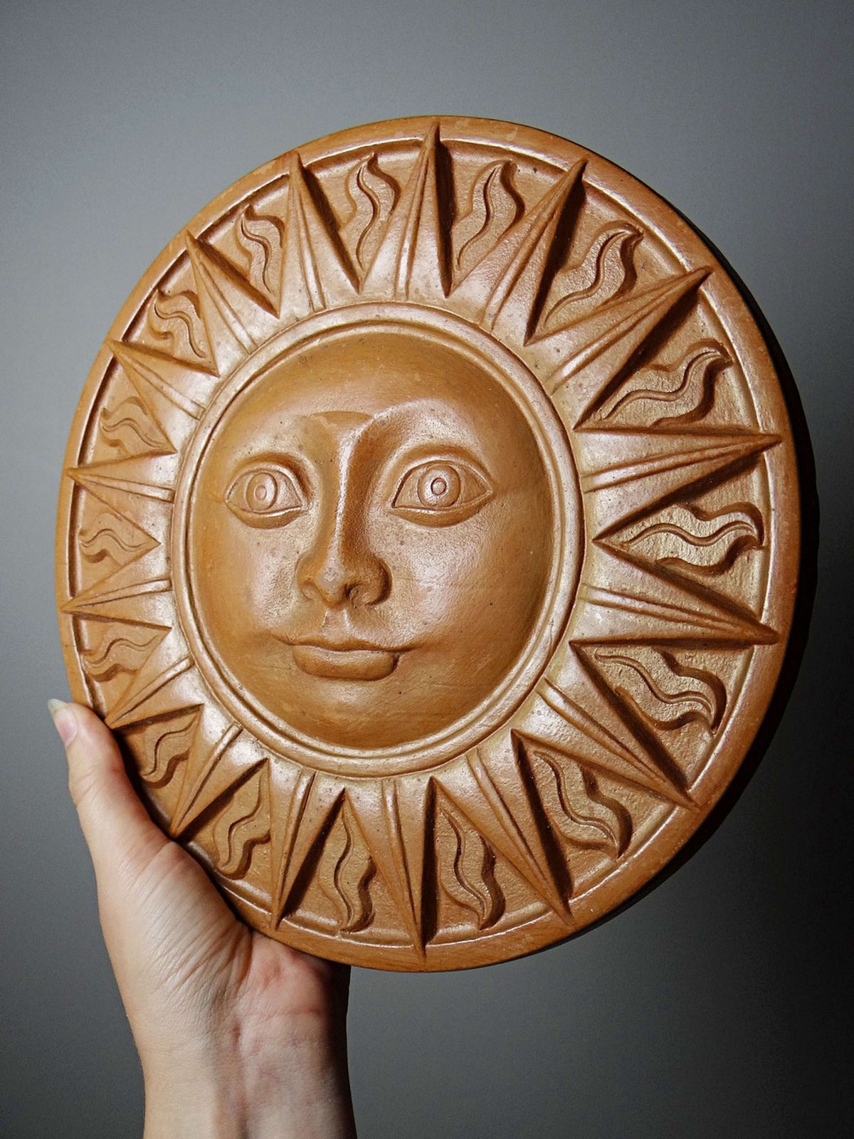 Vintage Wandrelief Sonnengesicht aus Terrakotta von Mak Marazzi