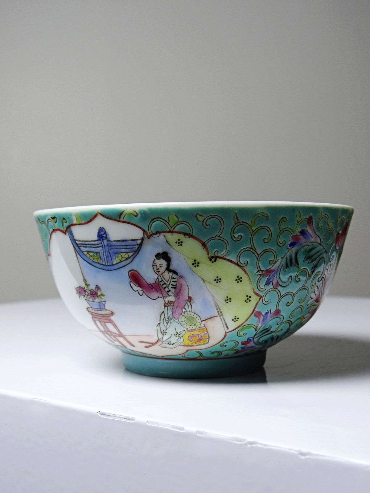 Vintage Porzellanschale Famille Rose Jingdezhen, Damen-Motiv 60er