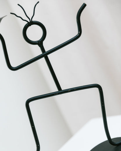 Vintage Kerzenhalter in Tänzerform aus Metall Zustand gebraucht mit Kratzern und Gebrauchsspuren