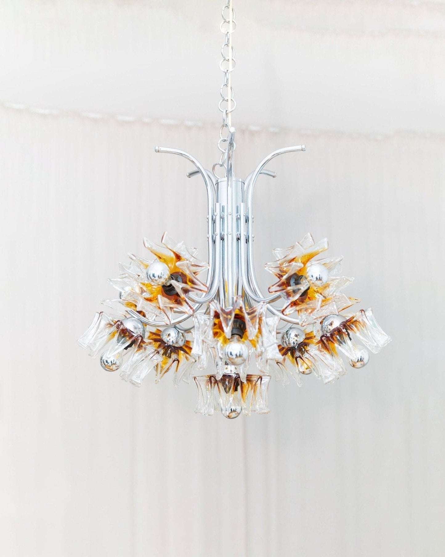 Lustre vintage en forme de fleur de Murano par Carlo Nason pour Mazzega Hollywood Regency années 1970