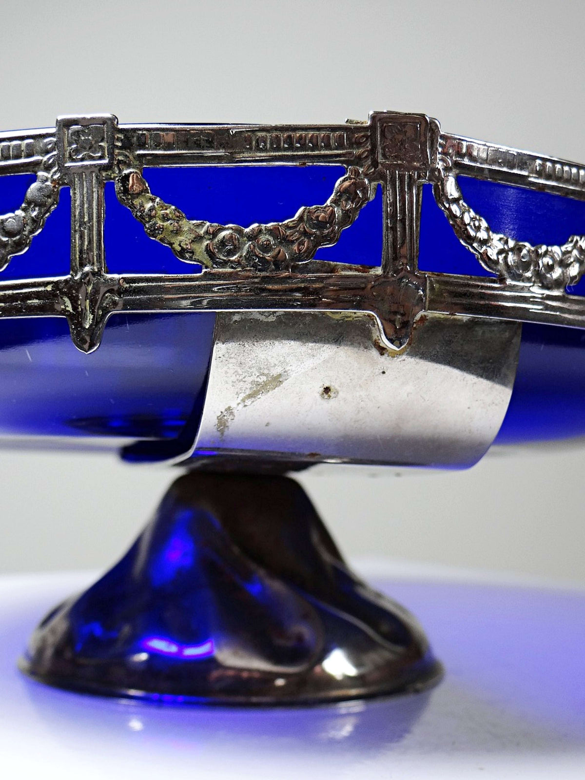 Vintage Schale aus Kobaltglas und versilbertem Metall, Louis XVI Stil, circa 1900-1920