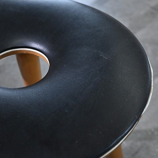 Vintage Hocker Ring Stool von Tokuyoshi Kato für Tendo Mokko mit Loch in der Sitzfläche