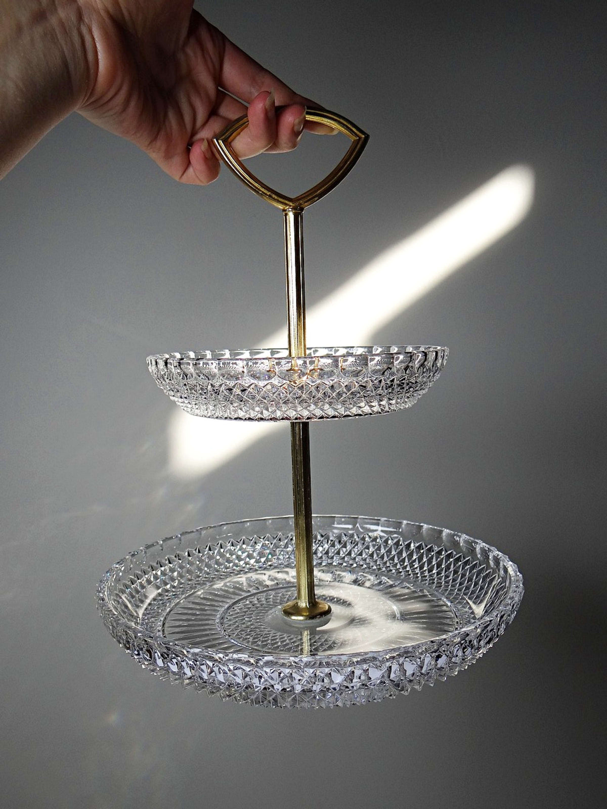 Vintage Etagere aus Kristallglas und vergoldetem Metall, Hollywood Regency