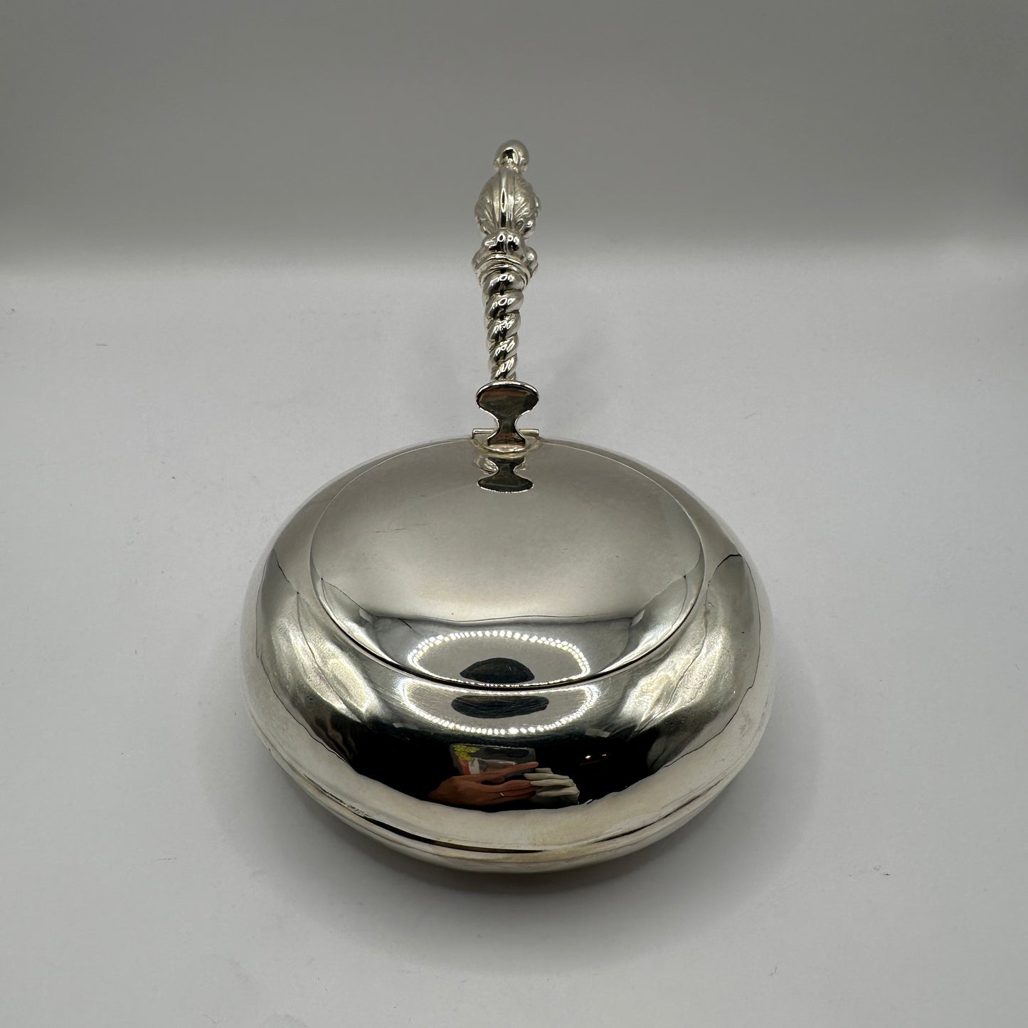 Vintage Silberdose von E.A.R. Frankreich mit ornamentiertem Griff, seltenes Sammlerstück