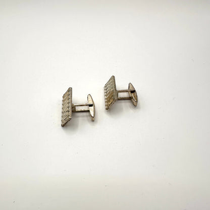 Rechteckiger Manschettenknopf aus 835er Silber mit Guilloché-Muster