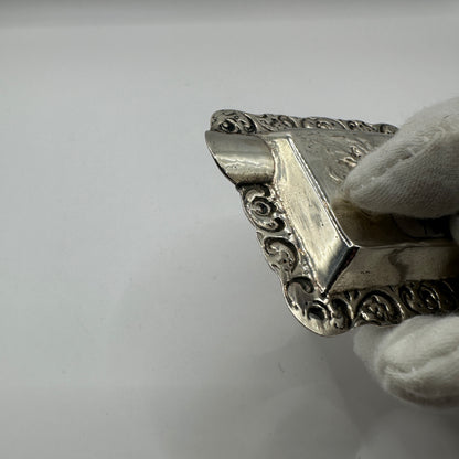 Rechteckiger Aschenbecher 800er Silber florales Relief klassische Ornamentik