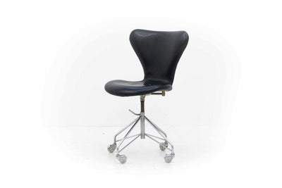 Vintage office chair 3117 by Arne Jacobsen for Fritz Hansen black