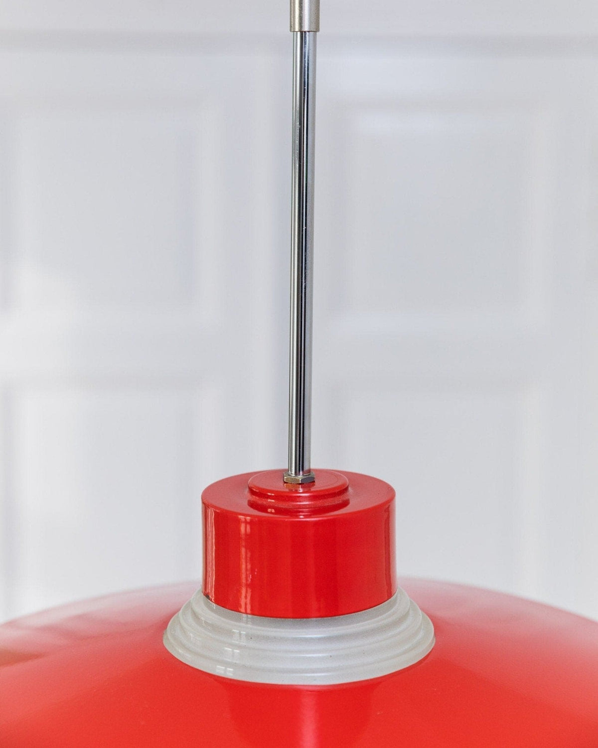 Plafonnier en métal et verre rouge design milieu du siècle années 1960