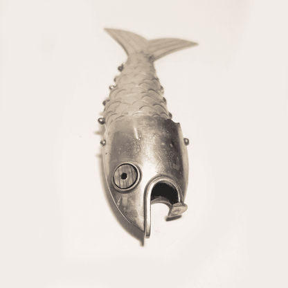 Décapsuleur vintage en forme de poisson argenté
