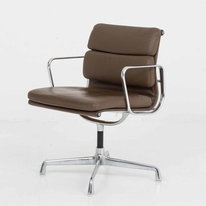 Vintage Bürostuhl EA 208 von Charles und Ray Eames für Vitra braunes Leder
