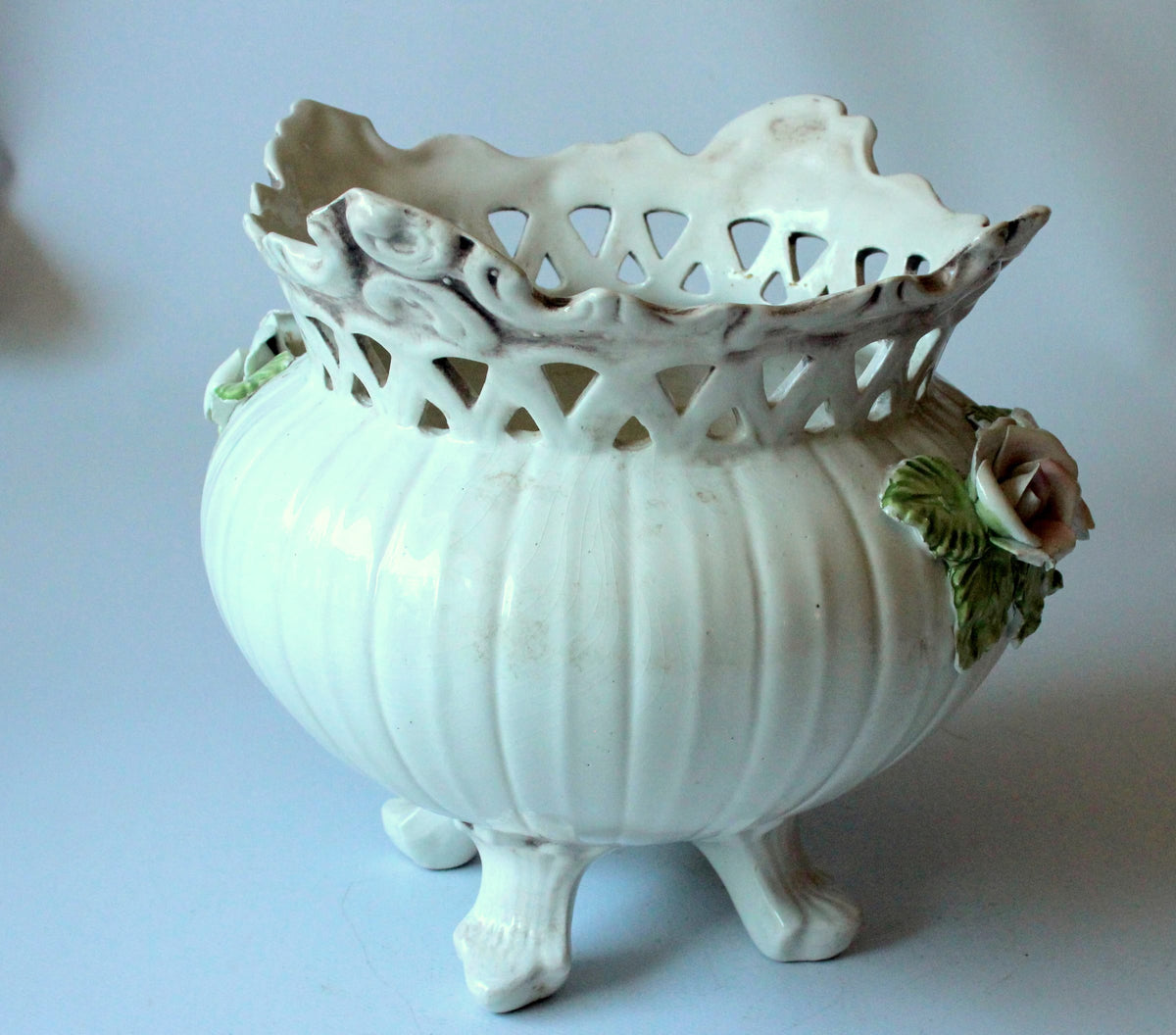 Vintage Keramik Blumentopf mit handbemalten Rosen, 1970er Jahre
