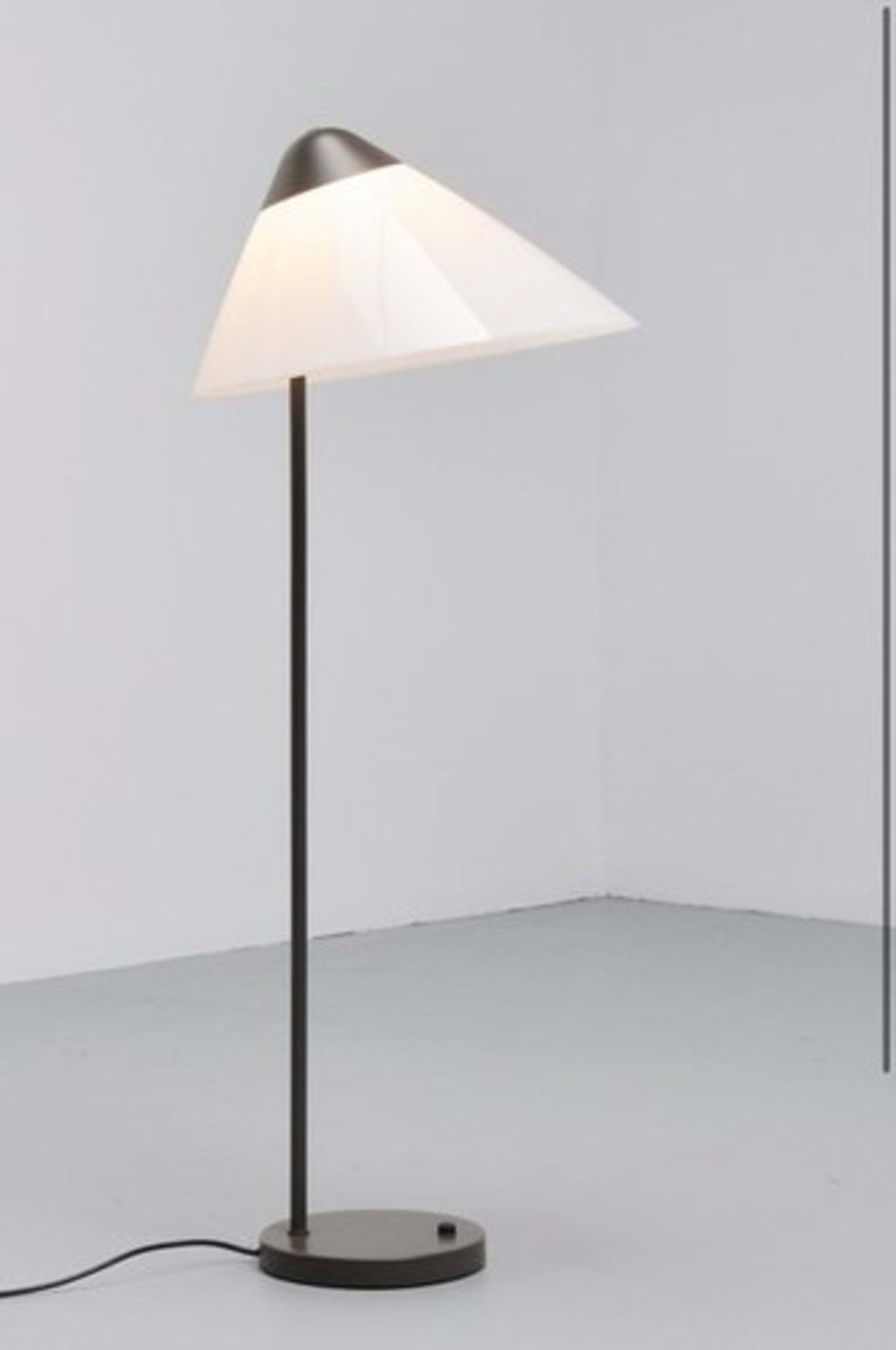 Vintage Stehlampe Opala von Hans J. Wegner für Louis Poulsen grau-creme-rotbraun