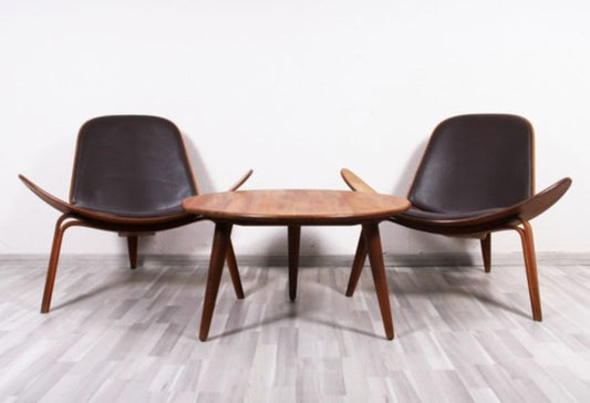 Vintage Set von 3 Shell Chair mit Tisch von Hans J. Wegner für Carl Hansen und Søn braun