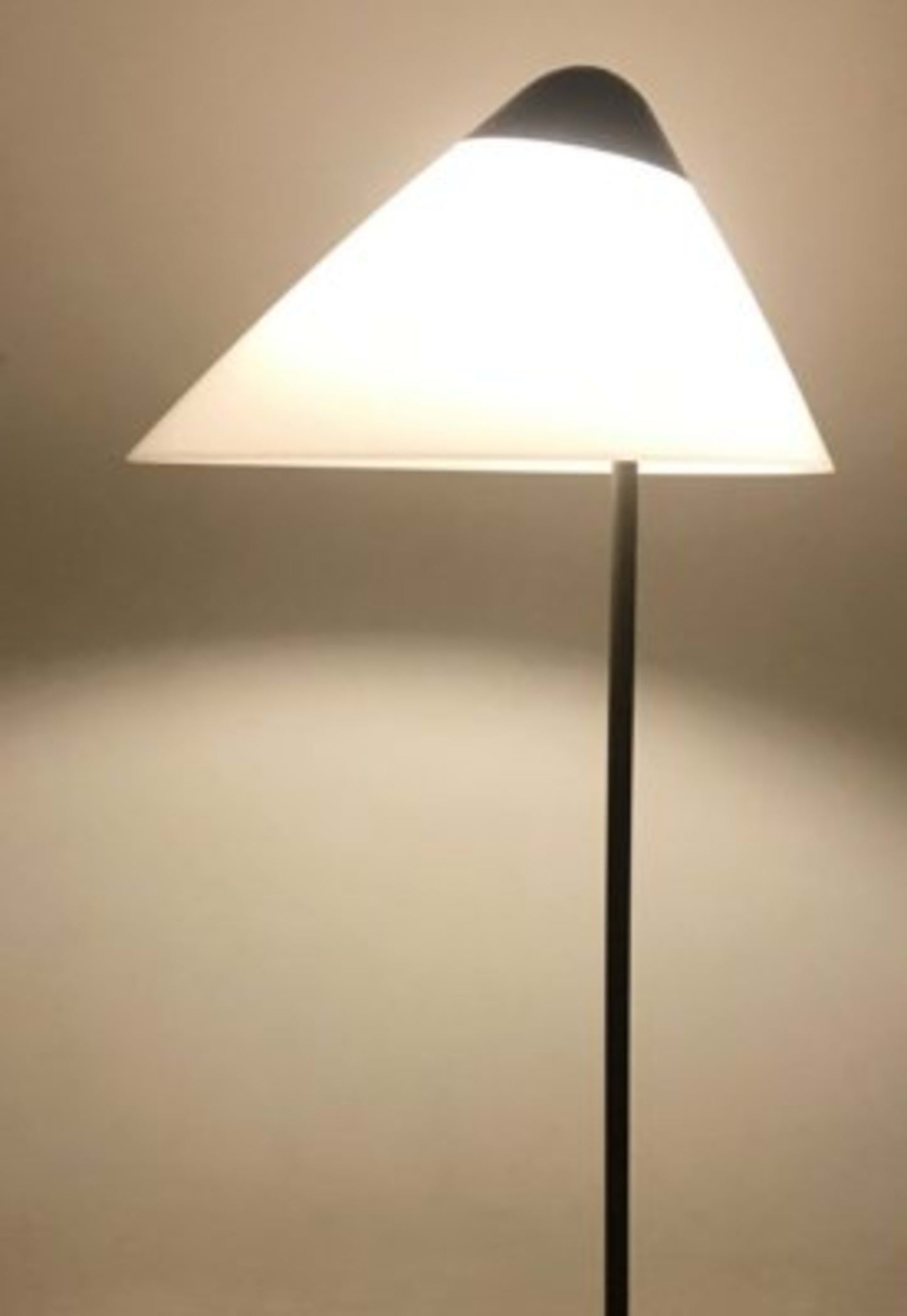 Vintage Stehlampe Opala von Hans J. Wegner für Louis Poulsen grau-creme-rotbraun