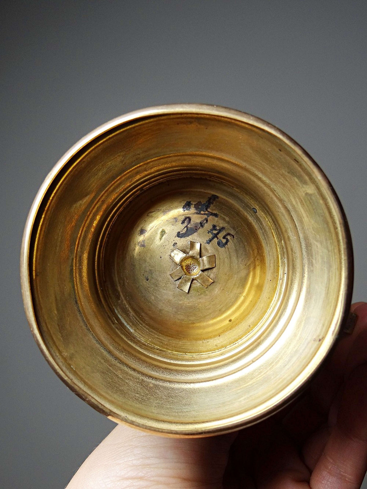 Vintage Kerzenhalter aus rosa Opalglas und vergoldetem Messing, 19. Jahrhundert