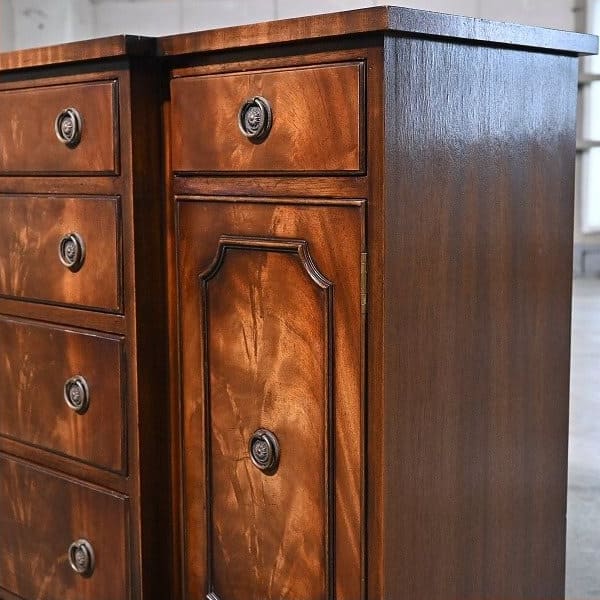 Vintage Sideboard REPRODUX von Bevan Funnell