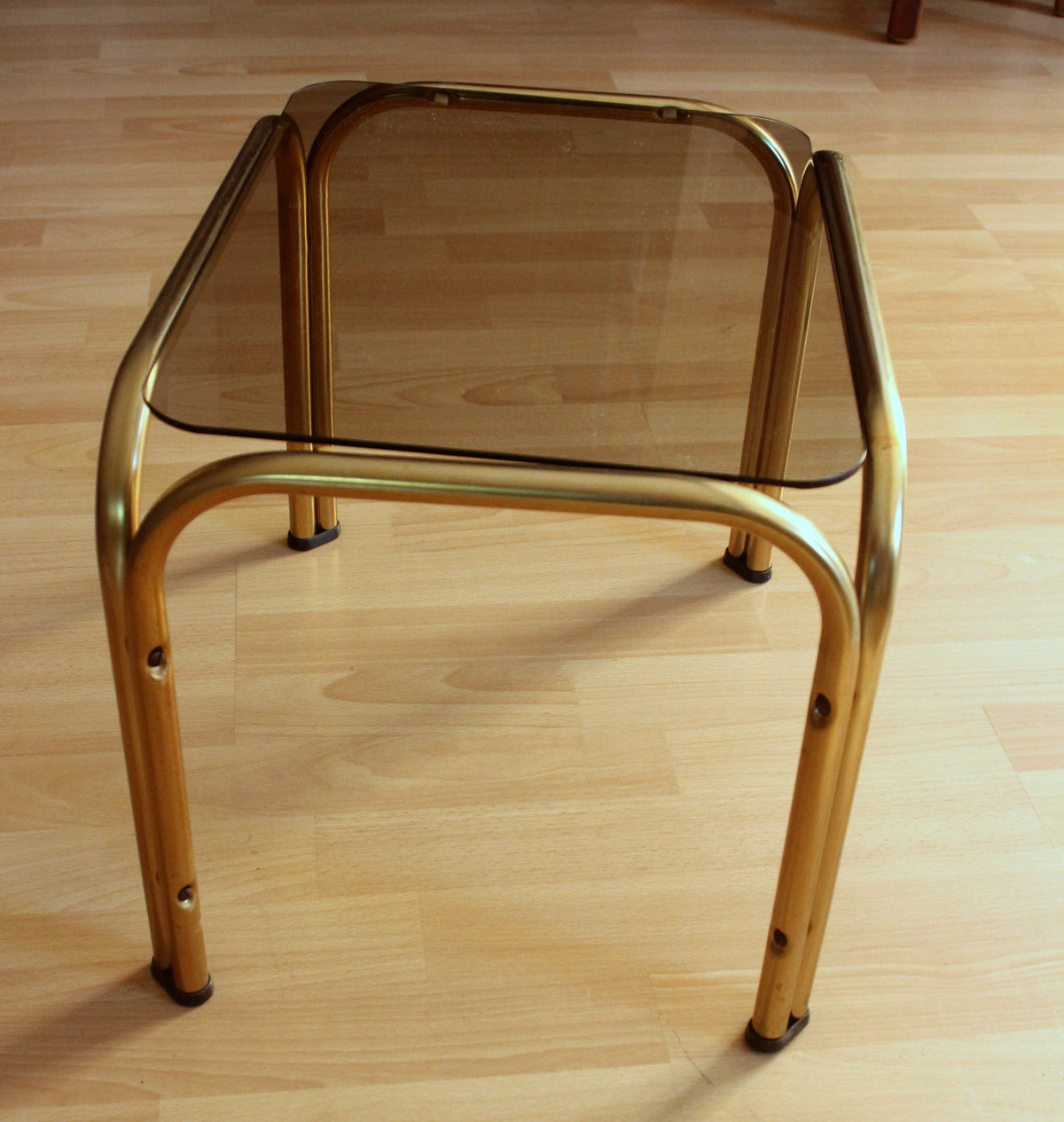 Vintage Beistelltisch Messing mit Rauchglasplatte, Space Age