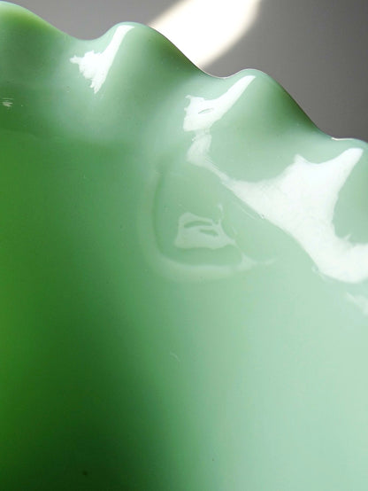 Vintage Vase aus Opalglas, Jadegrün, Art Nouveau